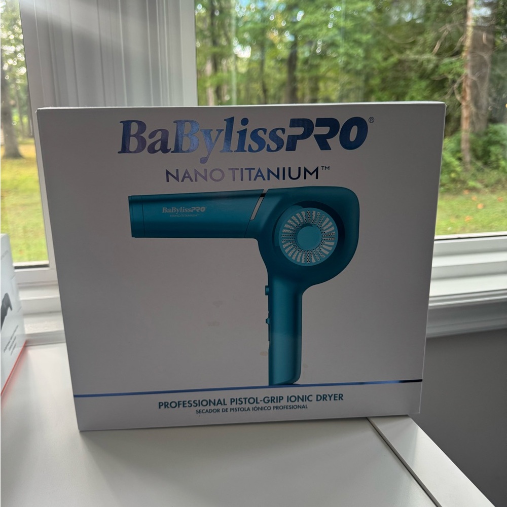 NWT BaBylissPRO Nano Titanium Ionic Dryer - Blue
